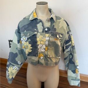 Forever 21 Camouflage Floral Denim Jacket Size Small Crop